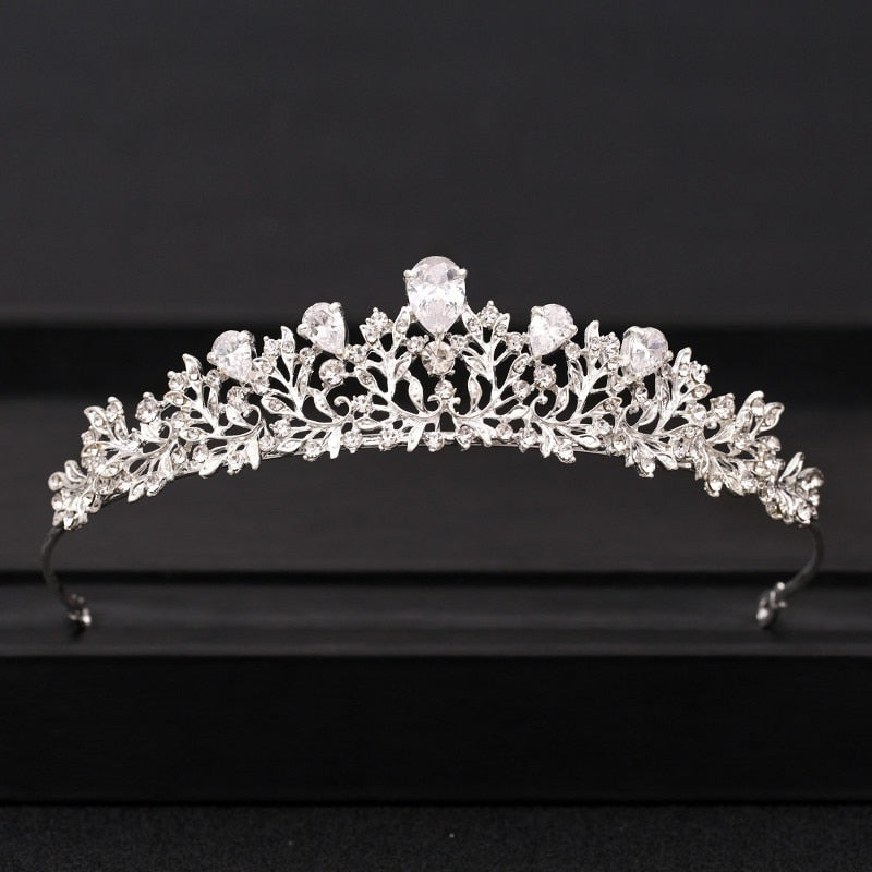 Sparkling Baroque Crown Collection - Wedding Crown Hair Jewelry. wedding and party. Hair accessories in USA. Bride accessories in USA. Bridal hair accessories in USA. Kids hair accessories in USA. Girls hair accessories. Hair products. Beautiful hair accessories.