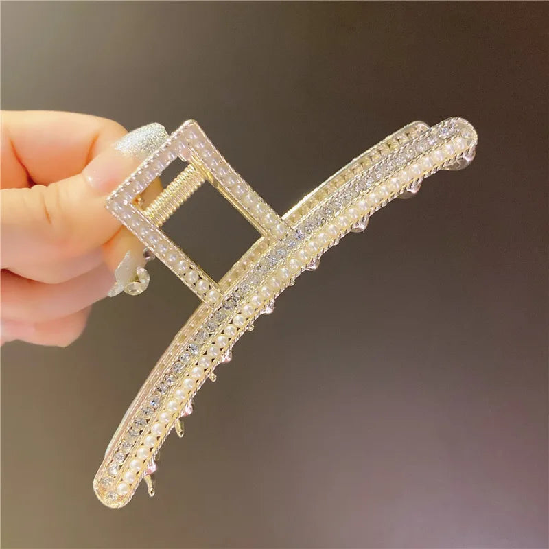 DazzlingPearl Elegance: Non-Slip Shark Claw Hair Clip. Hair accessories for brides.. Hair accessories in USA. Bride accessories in USA. Bridal hair accessories in USA. Kids hair accessories in USA. Girls hair accessories. Hair products. Beautiful hair accessories.