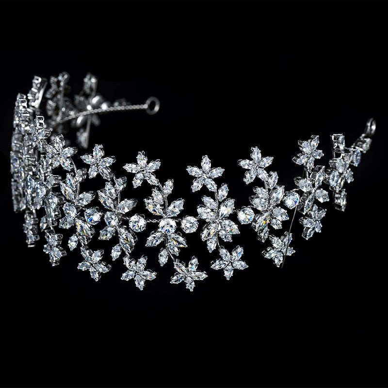 Vintage Glam Baroque Crystal Hairband. Hairxza Hair Accessories. Hair accessories in USA. Bride accessories in USA. Bridal hair accessories in USA. Kids hair accessories in USA. Girls hair accessories. Hair products. Beautiful hair accessories.