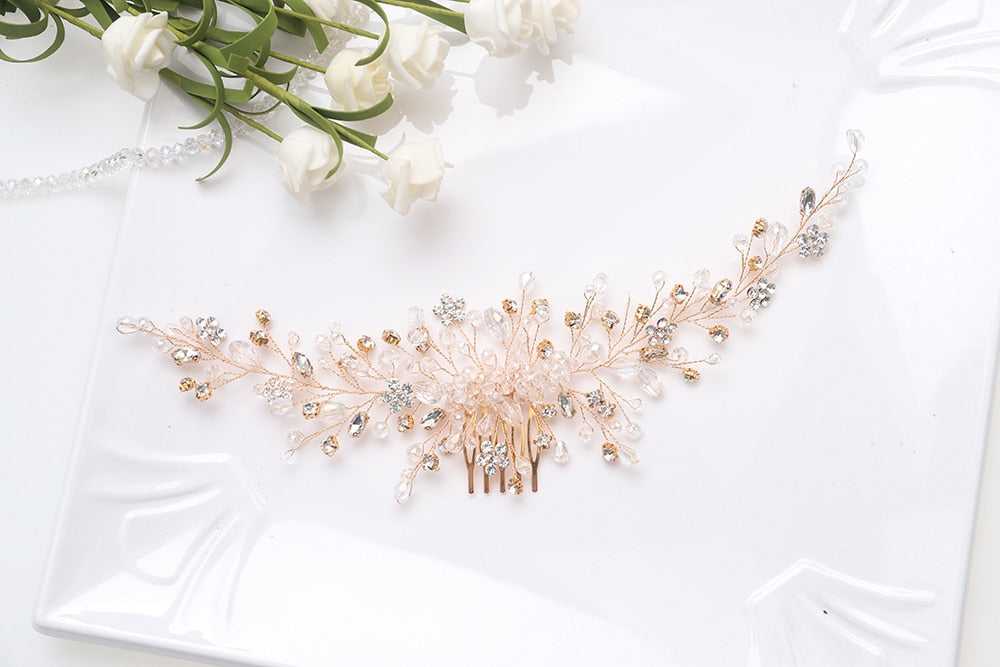 Vintage Crystal Hair Comb for Weddings and Banquets. Hairxza Hair Accessories. Hair accessories in USA. Bride accessories in USA. Bridal hair accessories in USA. Kids hair accessories in USA. Girls hair accessories. Hair products. Beautiful hair accessories.