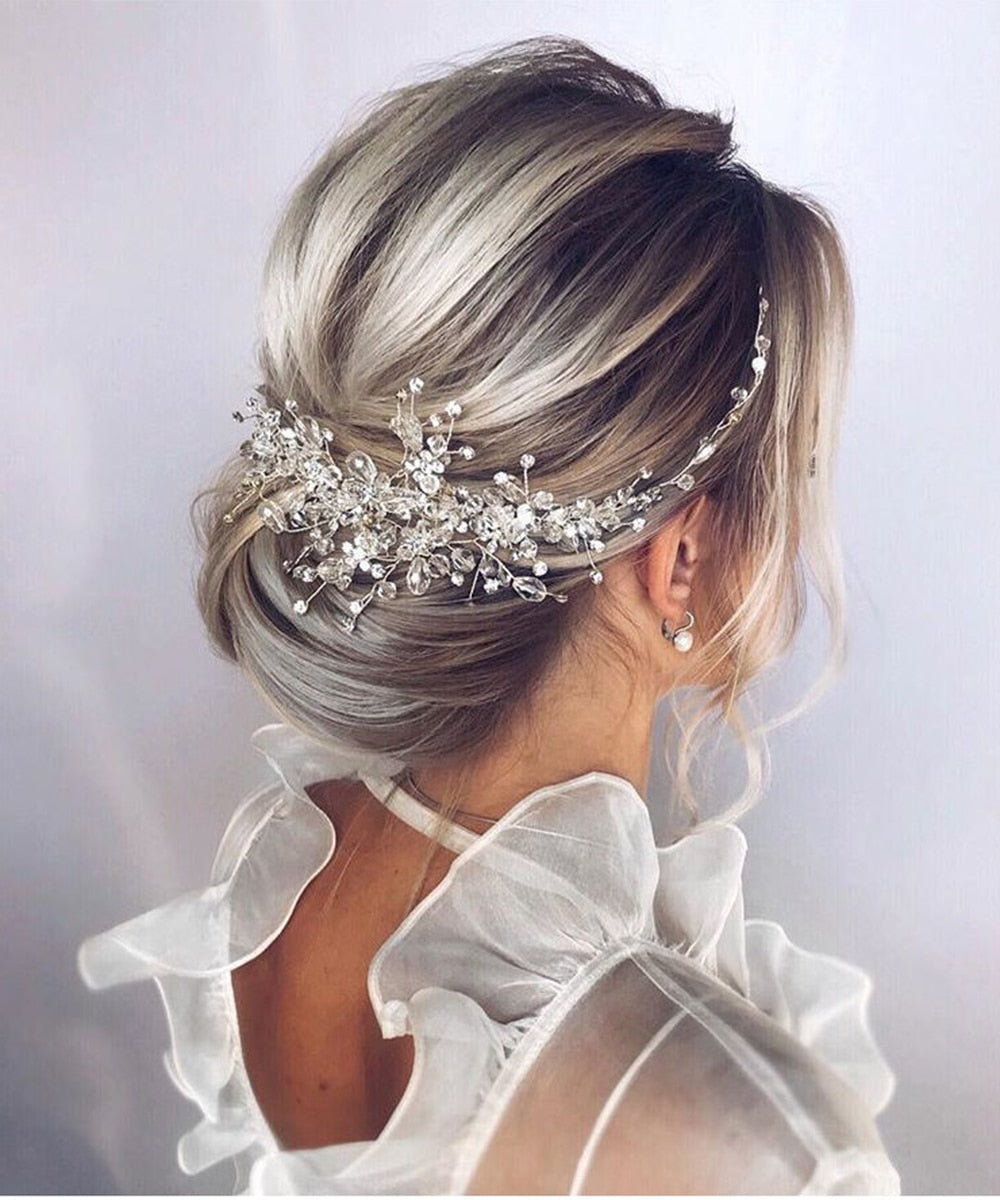 Vintage Crystal Hair Comb for Weddings and Banquets. Hairxza Hair Accessories. Hair accessories in USA. Bride accessories in USA. Bridal hair accessories in USA. Kids hair accessories in USA. Girls hair accessories. Hair products. Beautiful hair accessories.