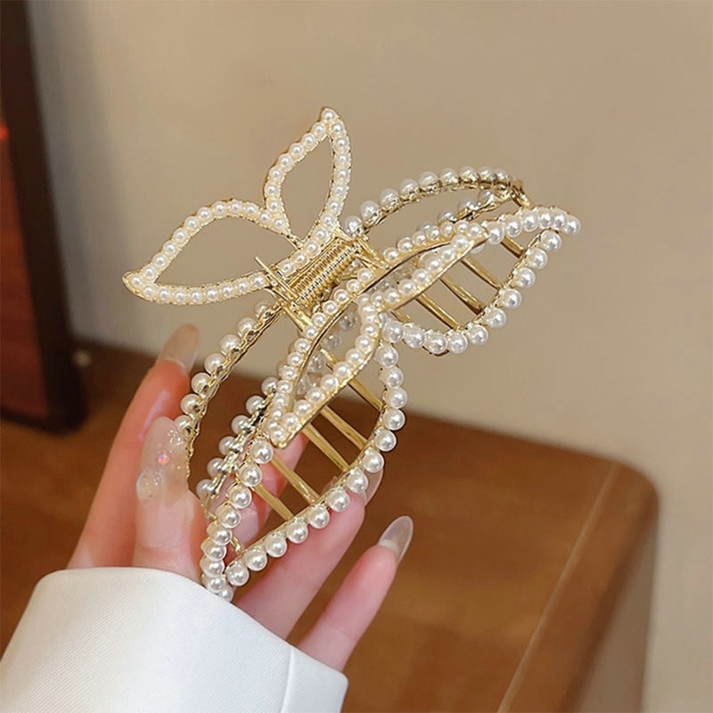 Chic Silver Butterfly and Rose Flower Hairpin. Hair accessories in USA. Bride accessories in USA. Bridal hair accessories in USA. Kids hair accessories in USA. Girls hair accessories. Hair products. Beautiful hair accessories.