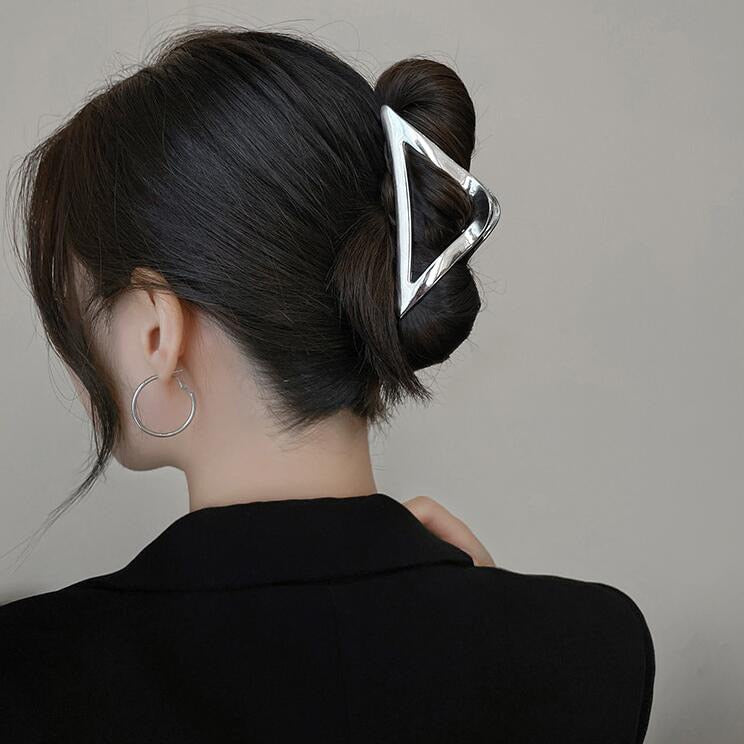 Geometric Vintage Hair Claw. Hairxza Hair Accessories. Hair accessories in USA. Bride accessories in USA. Bridal hair accessories in USA. Kids hair accessories in USA. Girls hair accessories. Hair products. Beautiful hair accessories.