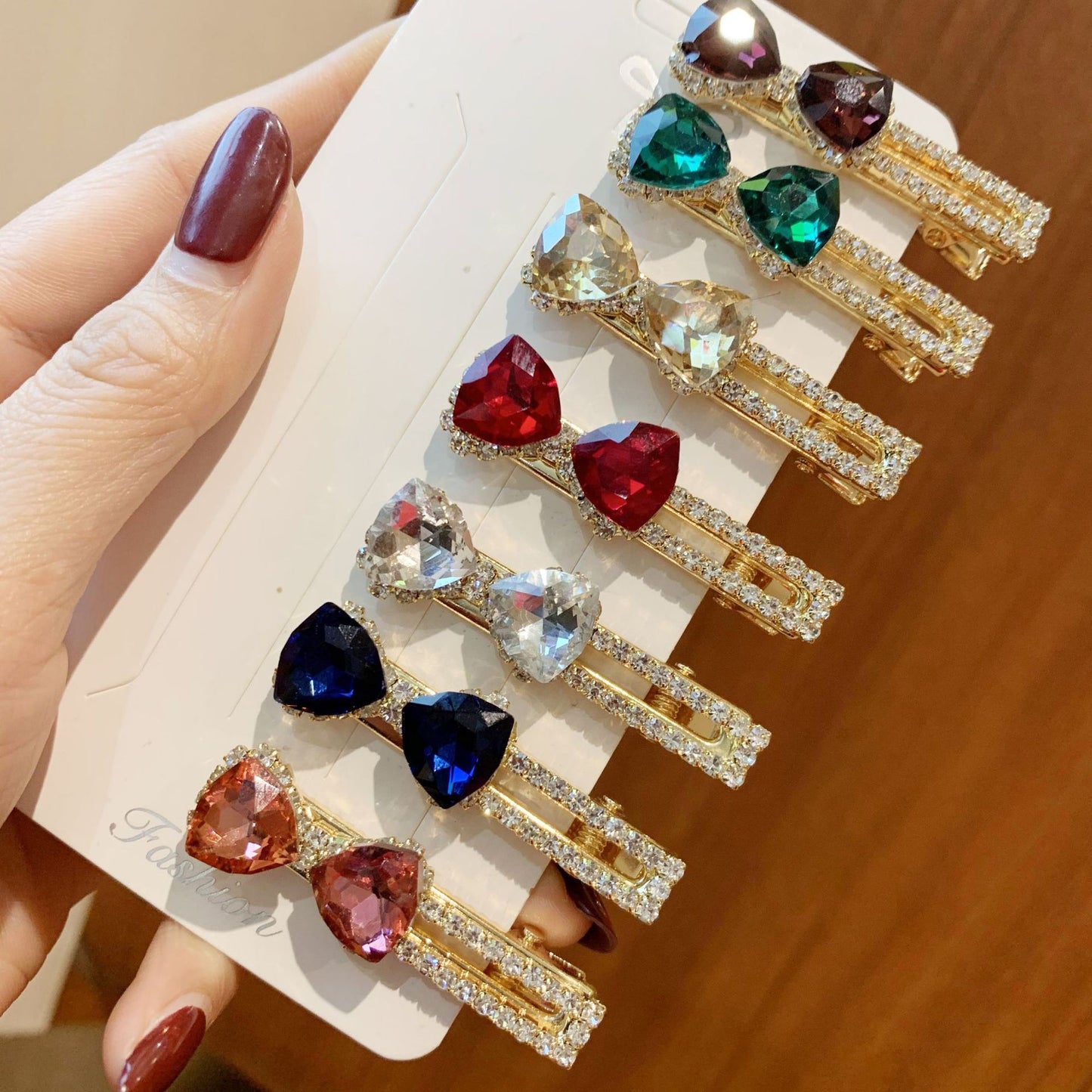 Crystal Bow Sparkle Hairpin: Korean Retro Zircon Word Edge Clip